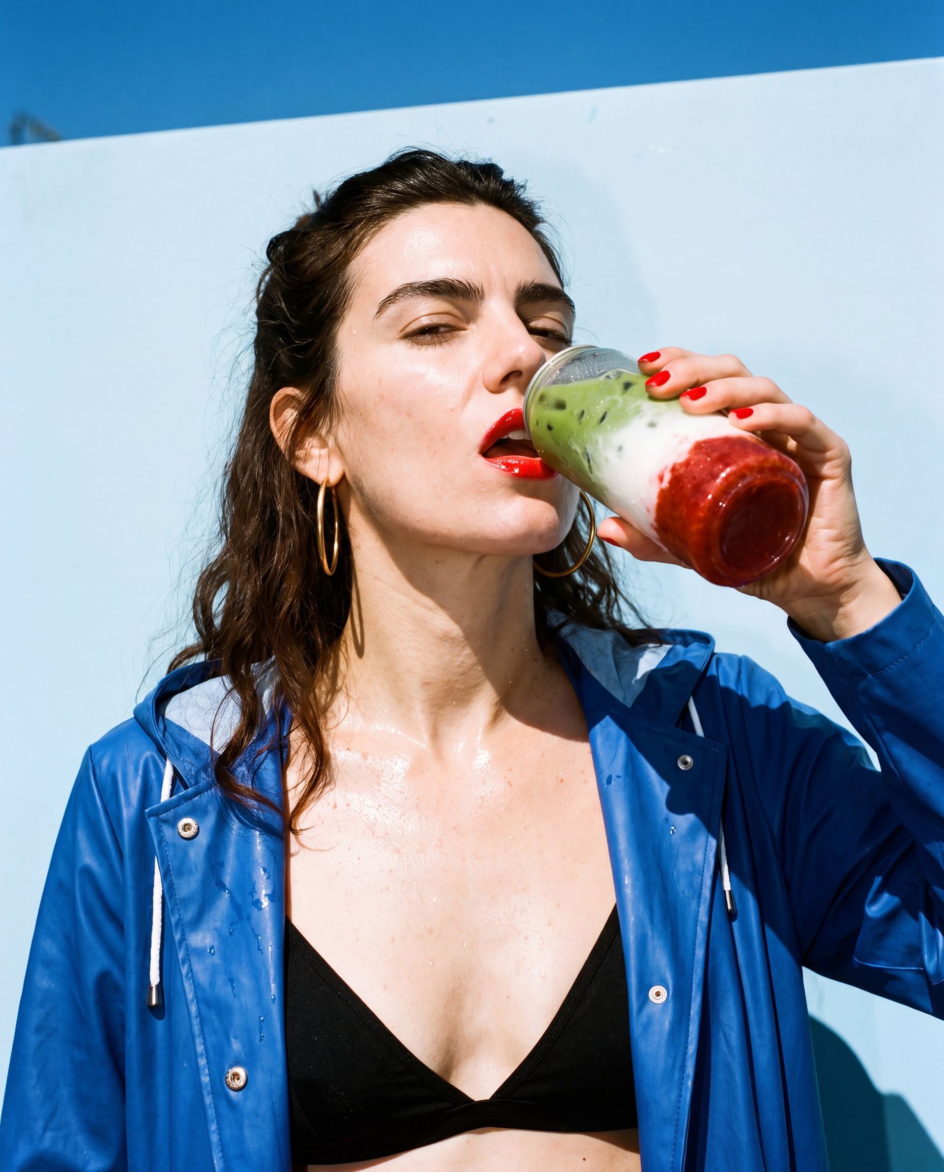 Lena mit einem NOYS Strawberry Matcha