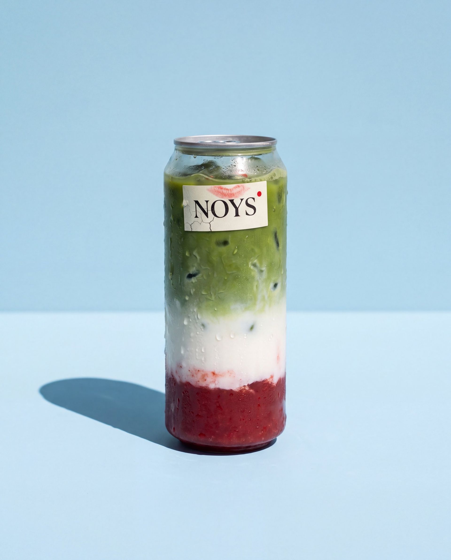 NOYS Strawberry Matcha in einer transparenten Dose